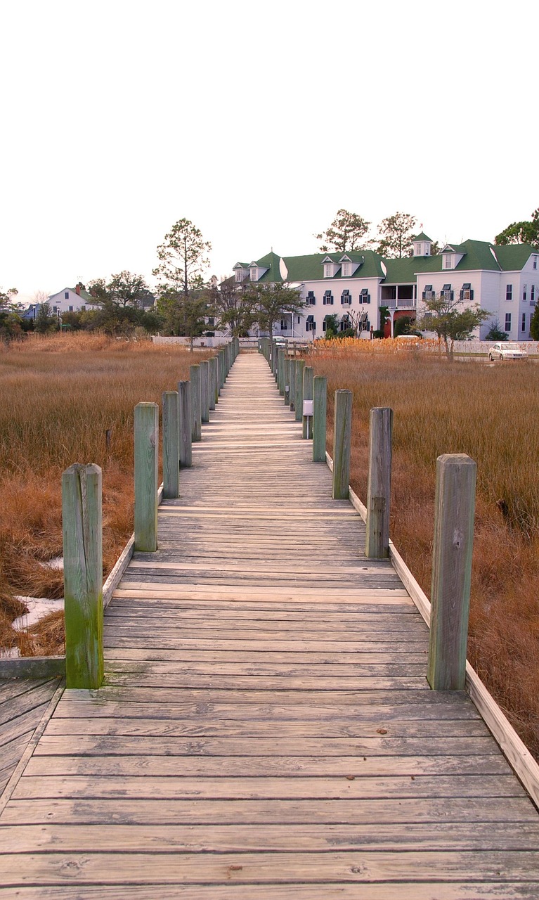 Manteo waterfront sound